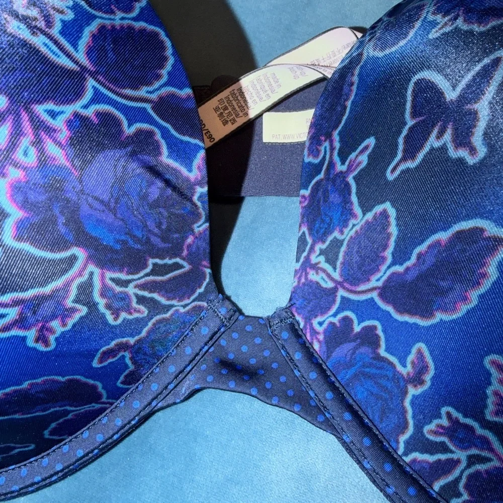 Victoria's Secret Navy Floral Bra - Picture 3 of 6